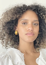 Load image into Gallery viewer, Orecchìni dorati YSL
