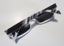 Load image into Gallery viewer, Occhiali da sole MOSCHINO

