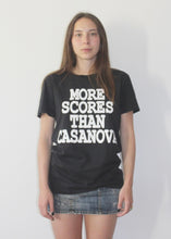 Load image into Gallery viewer, T-shirt MOSCHINO “More scores than casanova”
