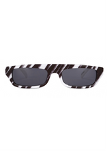 Load image into Gallery viewer, Occhiali da sole MOSCHINO
